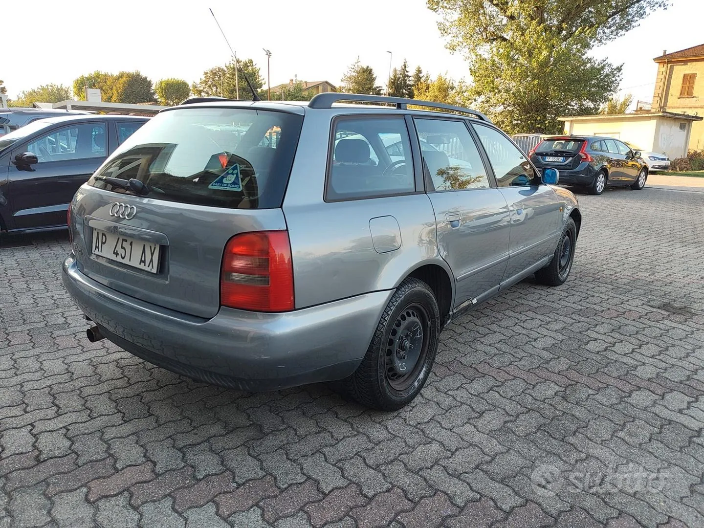 Audi A4 Avant 1998 photo 4