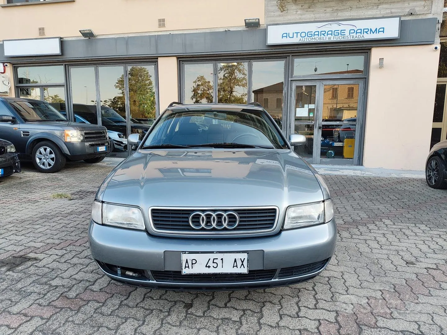 Audi A4 Avant 1998 photo 2