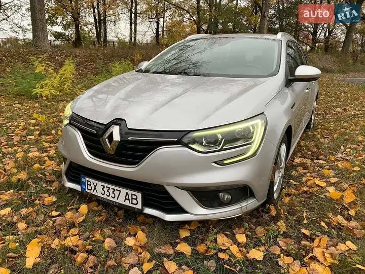 Renault Megane 2019 photo 2