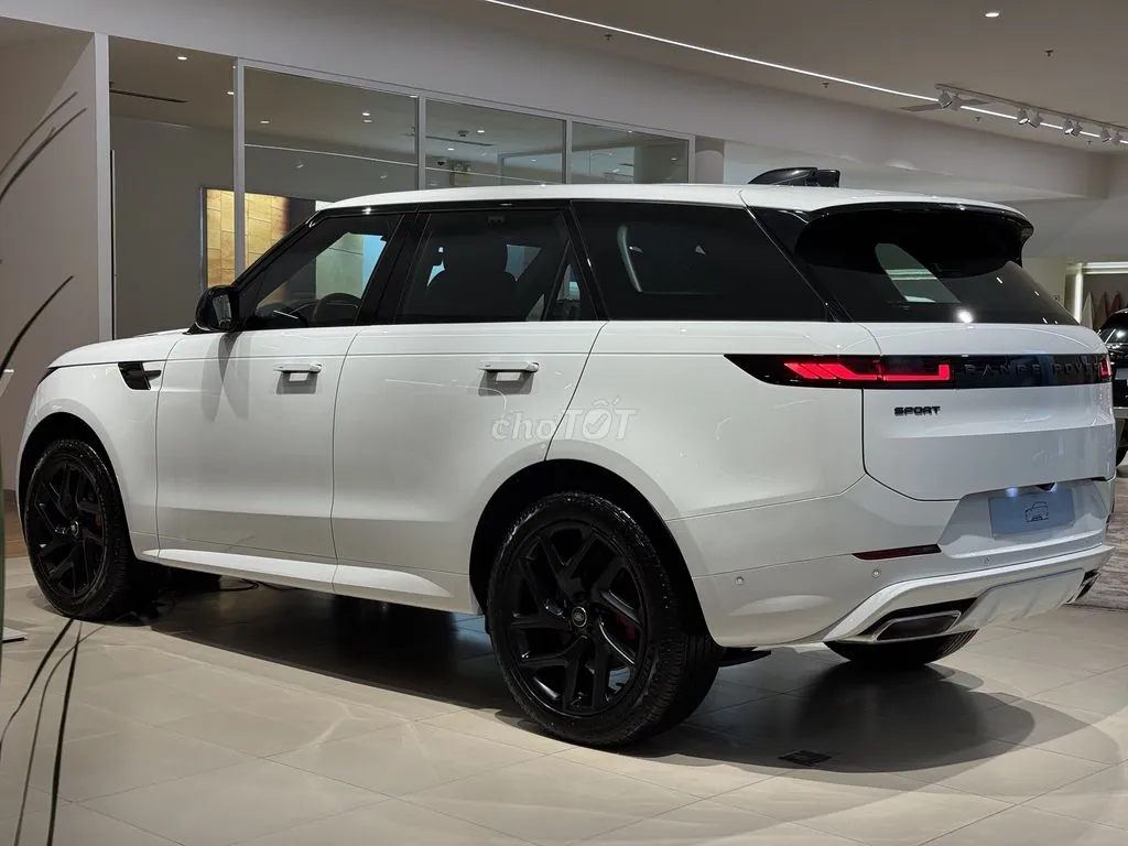 Land Rover Range Rover Sport 2026 photo 4