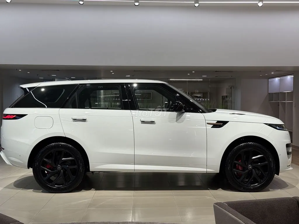 Land Rover Range Rover Sport 2026 photo 3