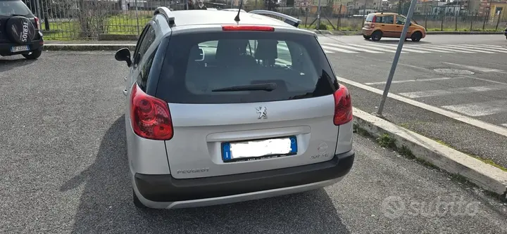 Peugeot 207 2013 photo 3