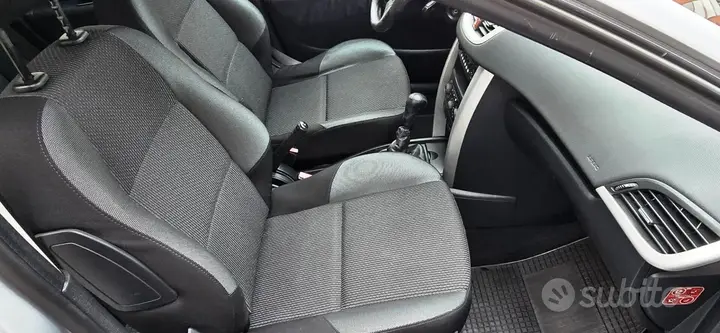 Peugeot 207 2013 photo 5
