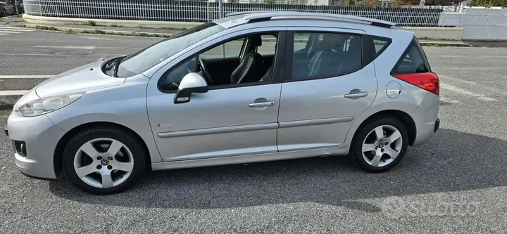 Peugeot 207 2013 photo 2