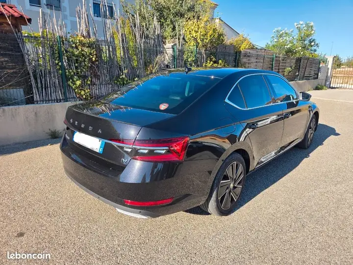 Skoda Superb 2024 photo 2