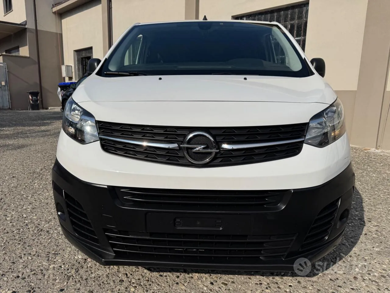 Opel Vivaro 2023 photo 2