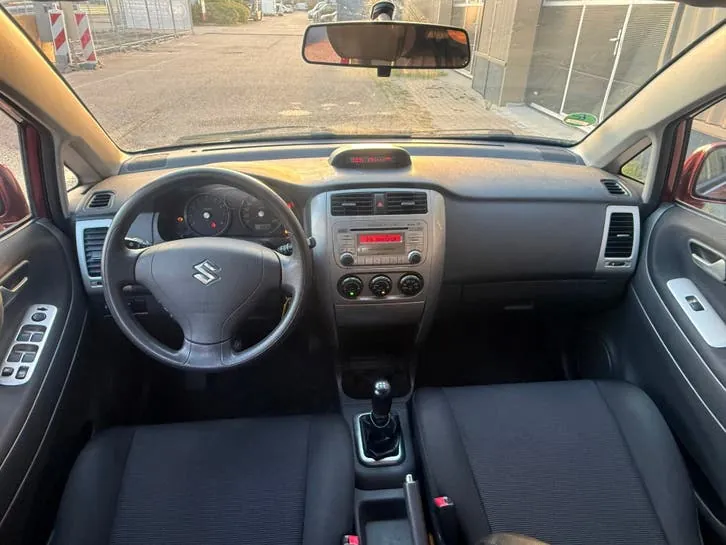 Suzuki Liana 2006 photo 3