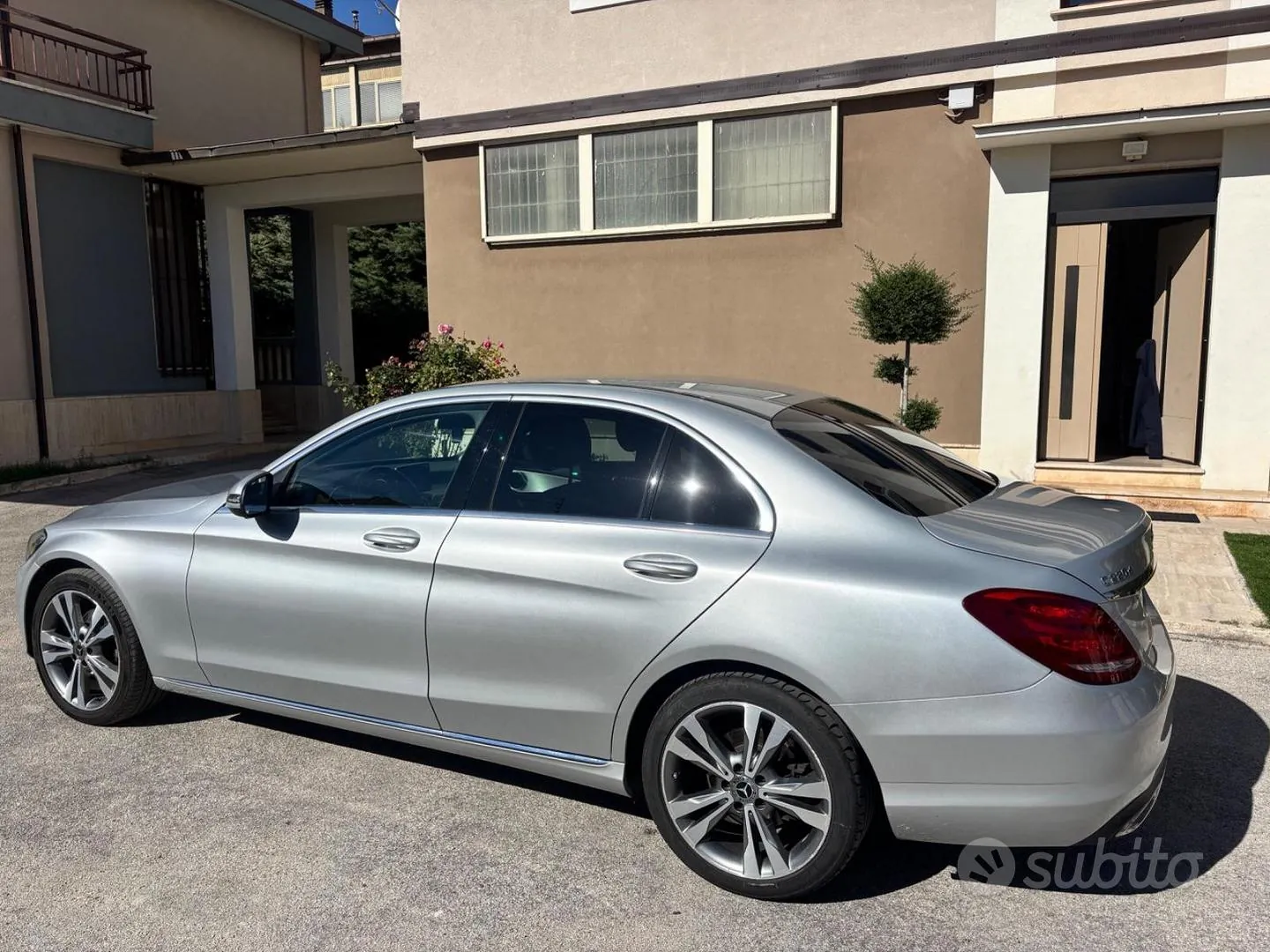 Mercedes-Benz C-Class 2018 photo 3