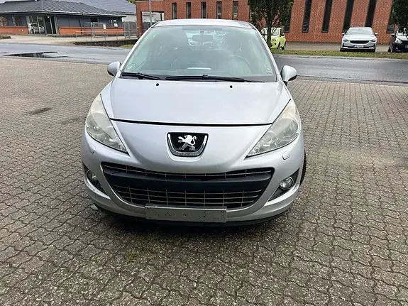 Peugeot 207 2010 photo 2