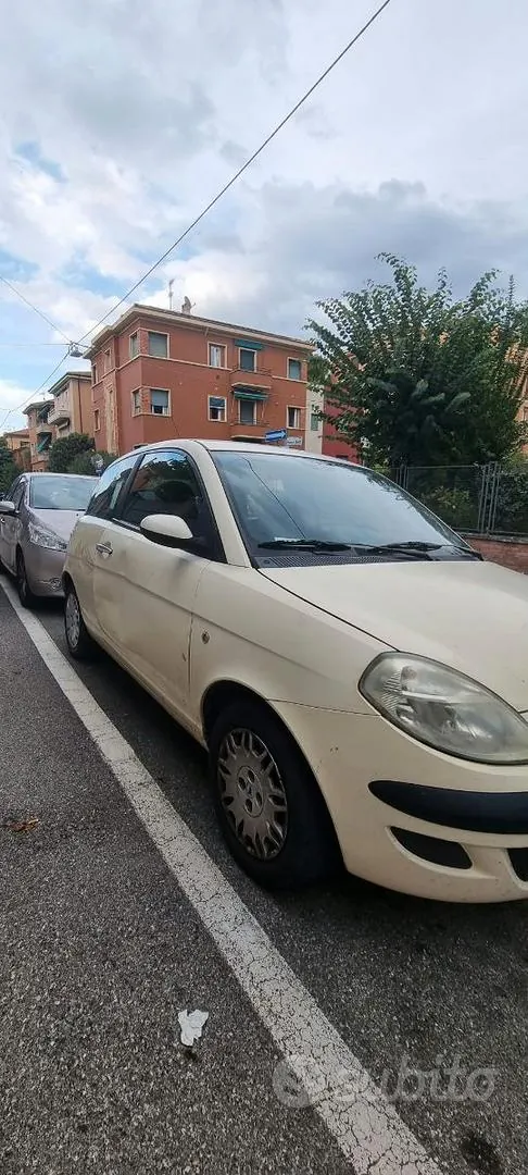 Lancia Ypsilon