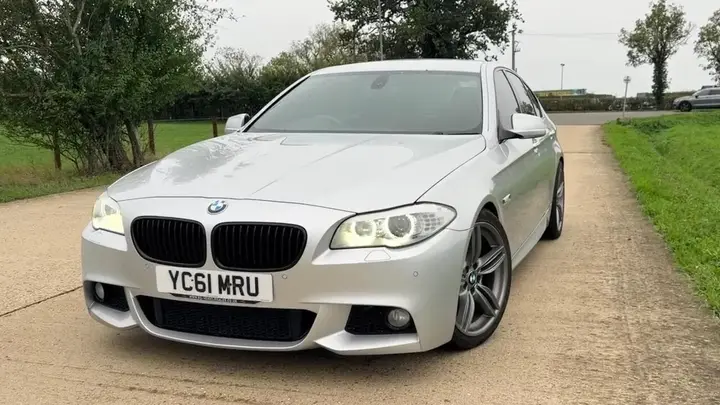 BMW 5 Series 2011 photo 2