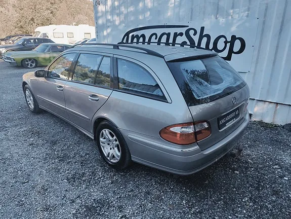 Mercedes-Benz E320 2005 photo 4