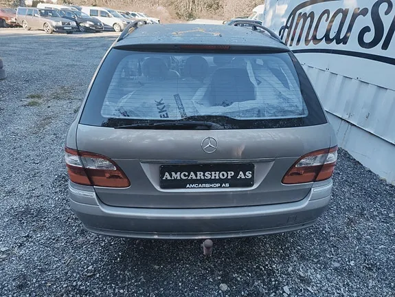 Mercedes-Benz E320 2005 photo 5