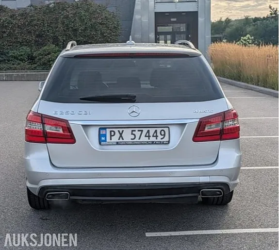 Mercedes-Benz E-Class 2013 photo 4