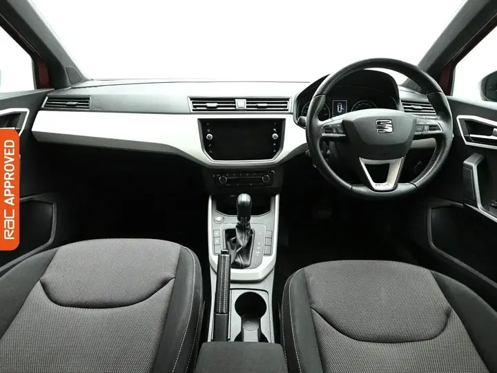 Seat Arona 2021 photo 2