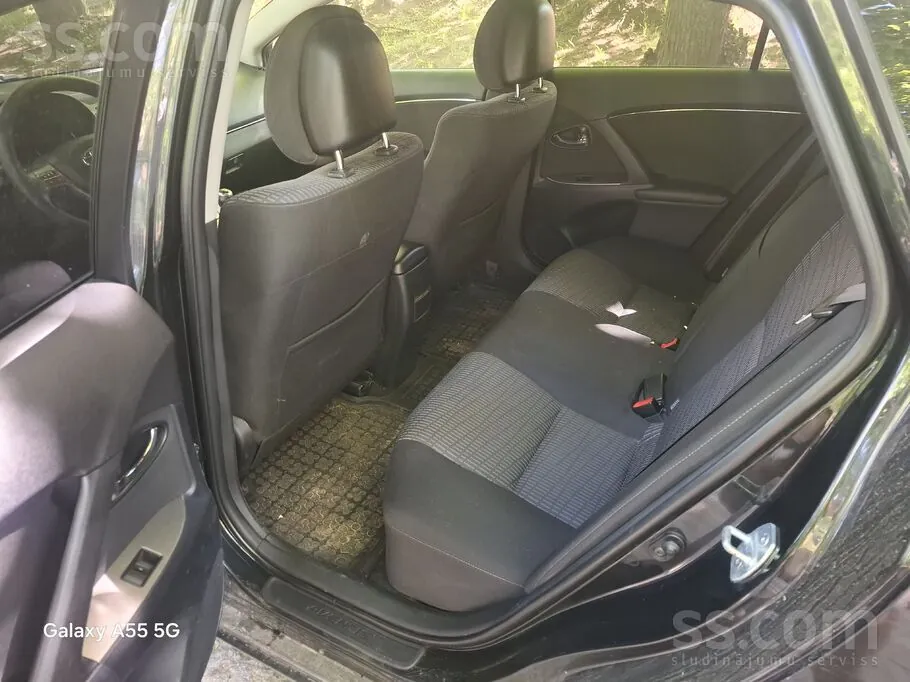 Toyota Avensis 2010 photo 5