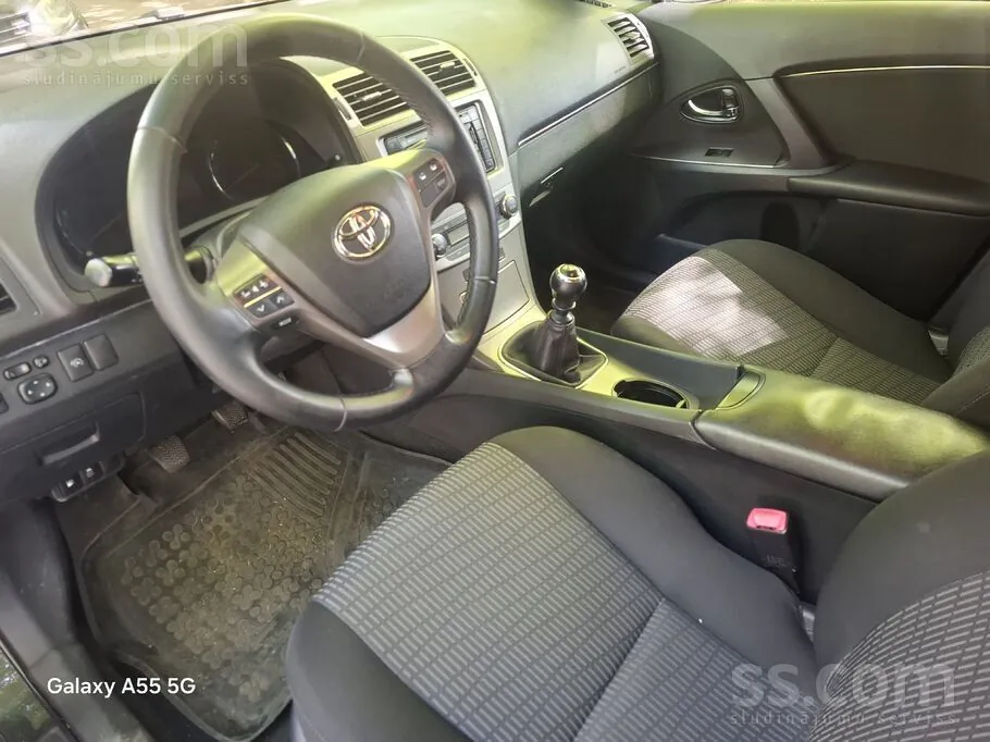 Toyota Avensis 2010 photo 4