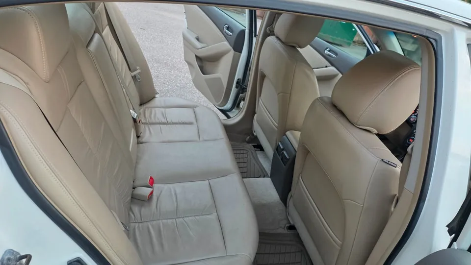 Nissan Altima 2010 photo 5