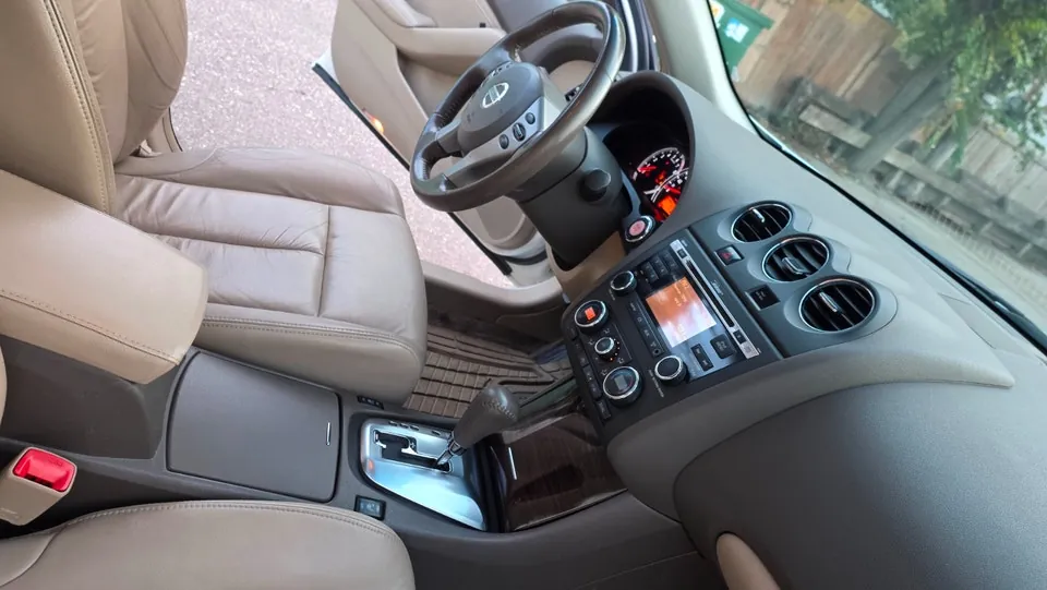 Nissan Altima 2010 photo 4