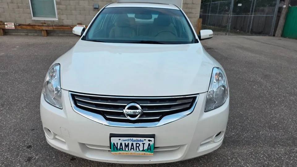 Nissan Altima 2010 photo 2