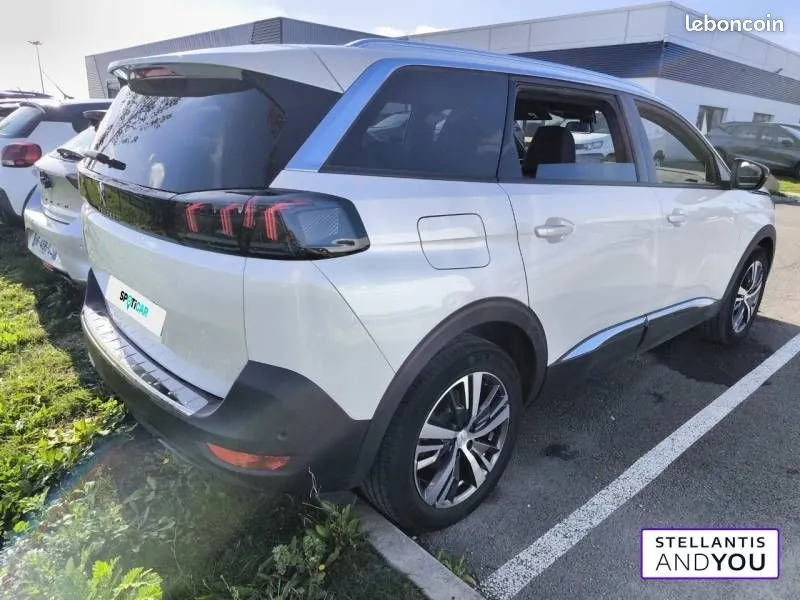 Peugeot 5008 2023 photo 3