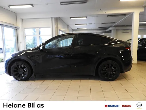 Tesla Model Y 2023 photo 2
