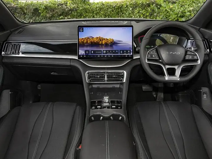 BYD Seal U 2026 photo 3