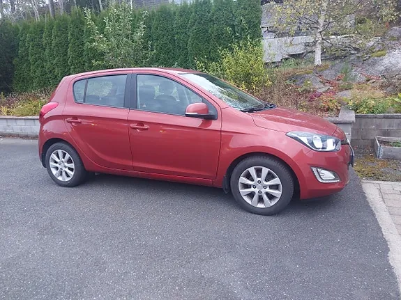 Hyundai I20 2013 photo 2