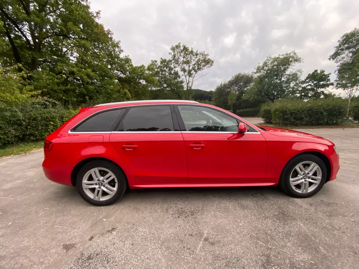 Audi A4 2013 photo 2