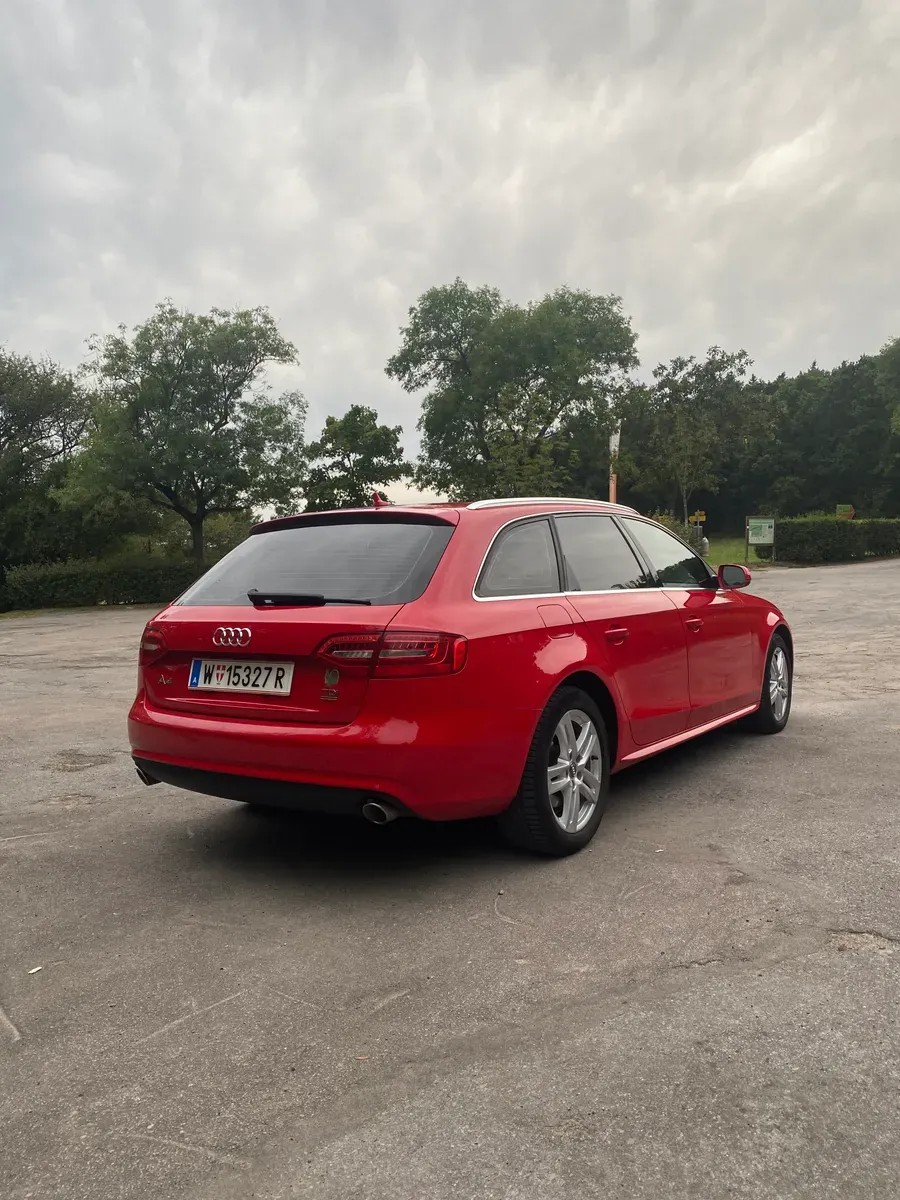 Audi A4 2013 photo 3