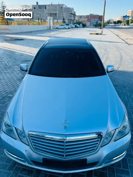 Mercedes-Benz E 300 2012 photo 2