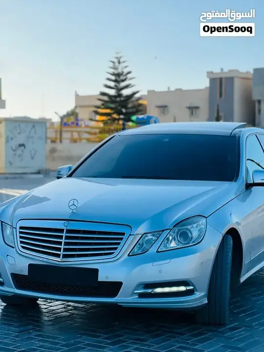 Mercedes-Benz E 300