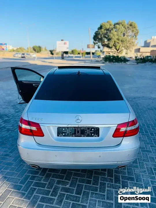 Mercedes-Benz E 300 2012 photo 4