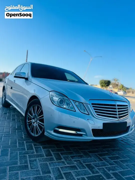 Mercedes-Benz E 300 2012 photo 3