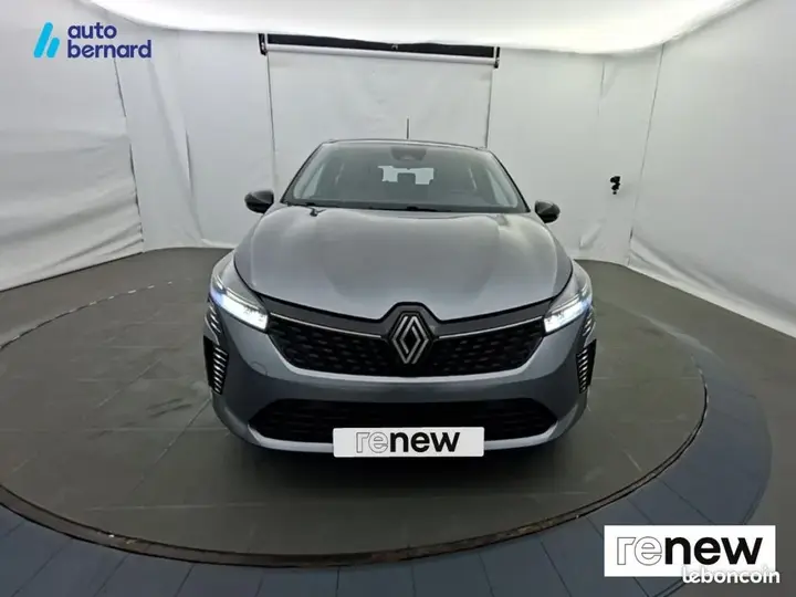 Renault Clio 2024 photo 2