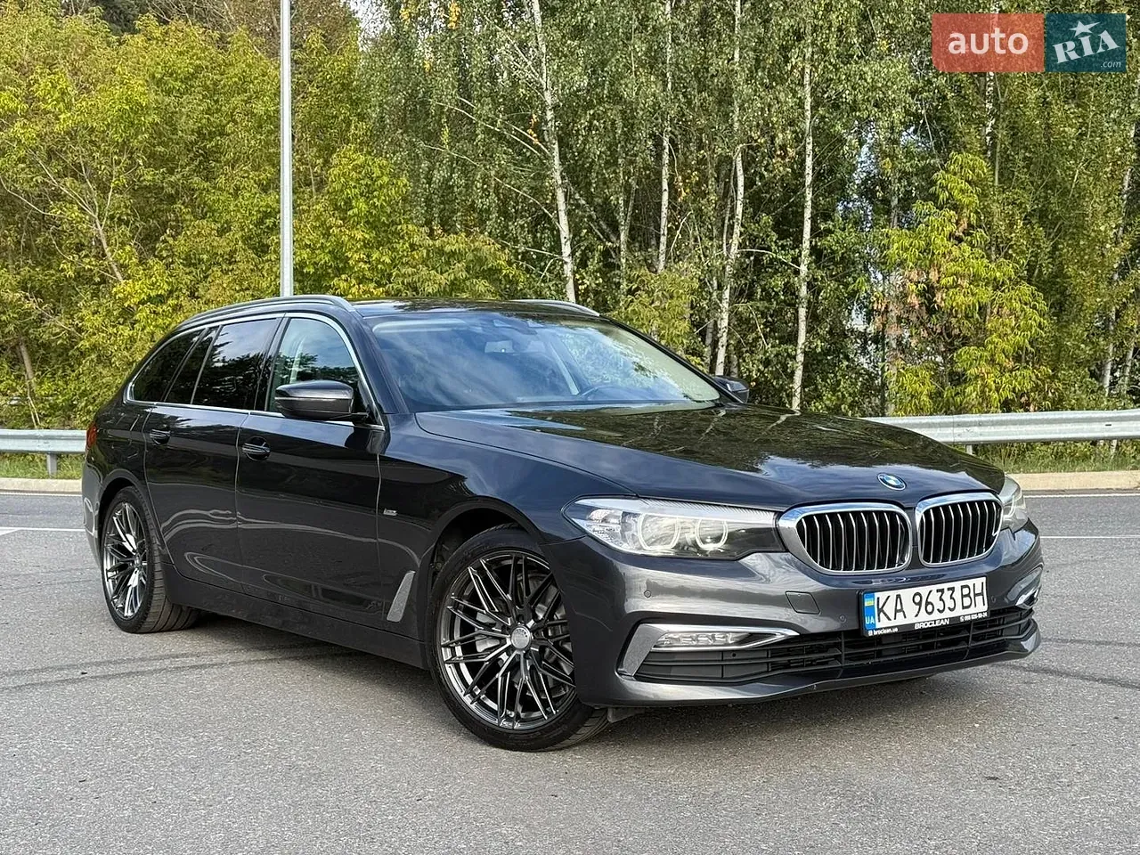 BMW 5 Series 2017 photo 2