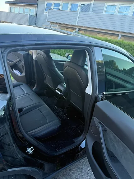 Tesla Model Y 2024 photo 3