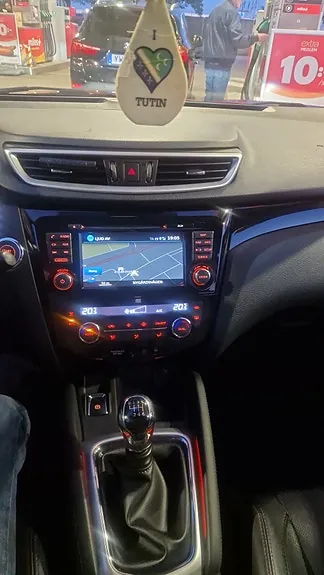 Nissan Qashqai 2014 photo 3
