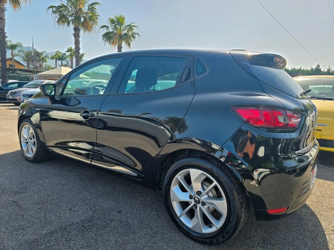 Renault Clio 2017 photo 2
