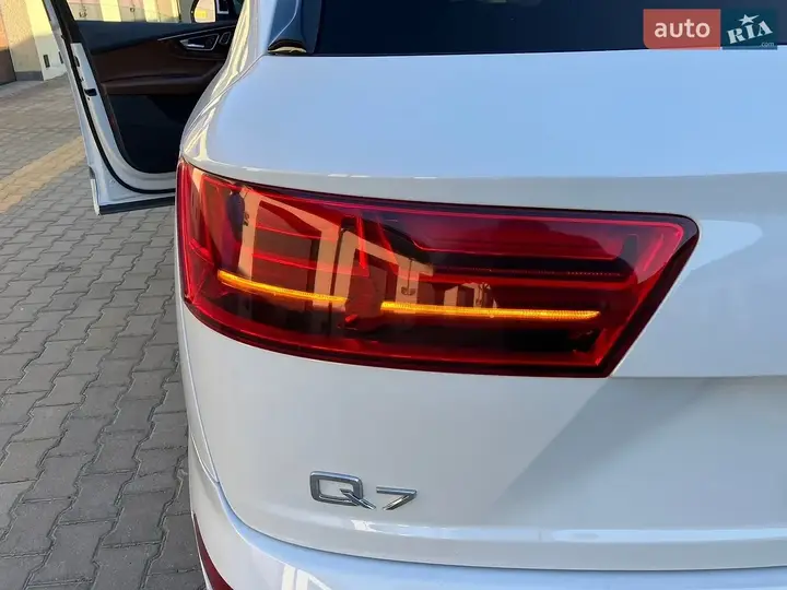 Audi Q7 2018 photo 5