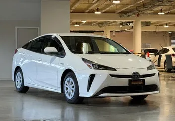 Toyota Prius 2019 photo 2
