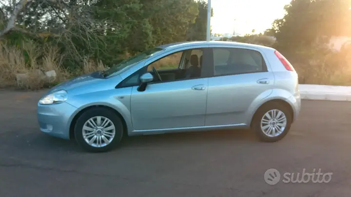 Fiat Grande Punto 2005 photo 4