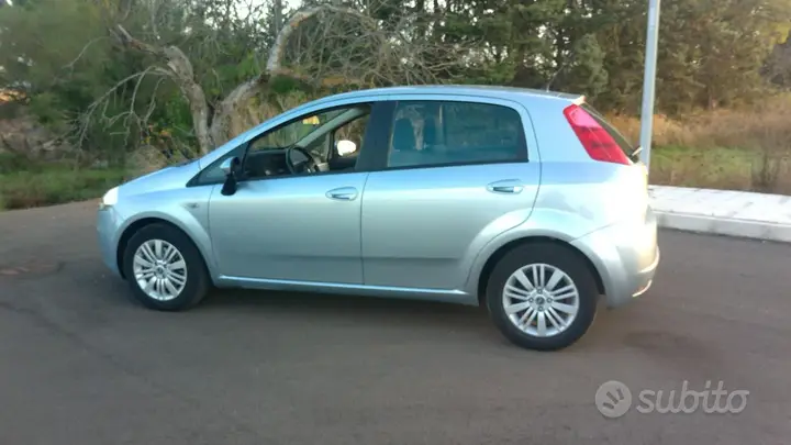 Fiat Grande Punto 2005 photo 5