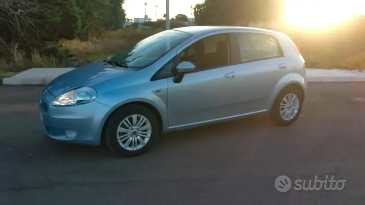 Fiat Grande Punto 2005 photo 3