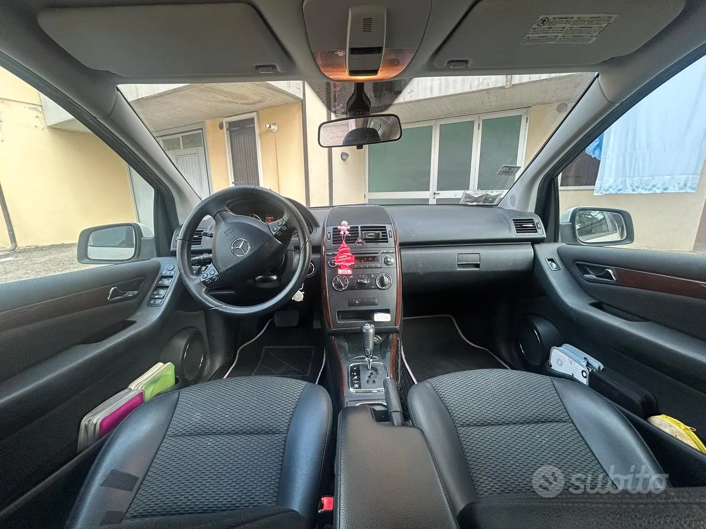Mercedes-Benz A 180 2010 photo 5