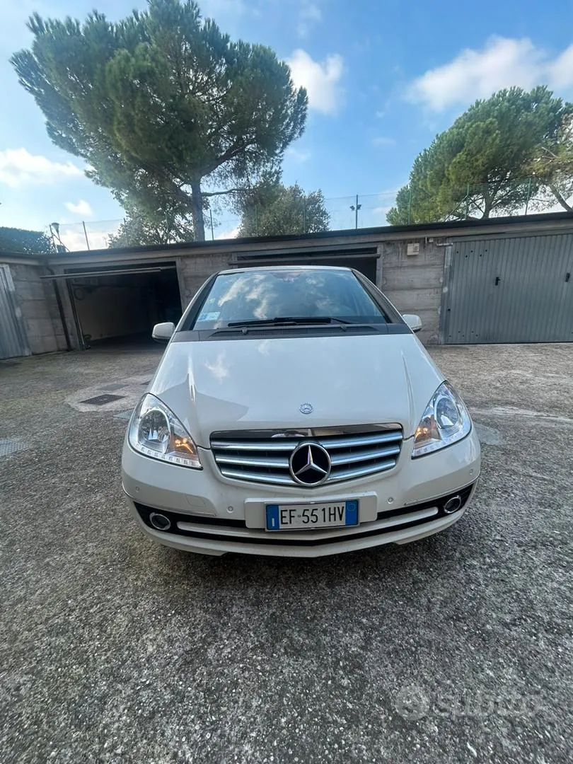 Mercedes-Benz A180