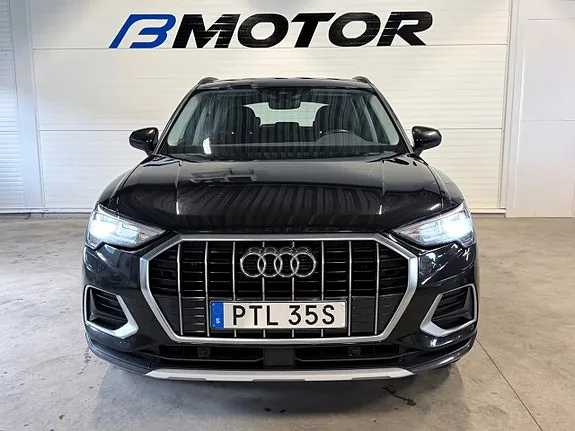 Audi Q3 2022 photo 2