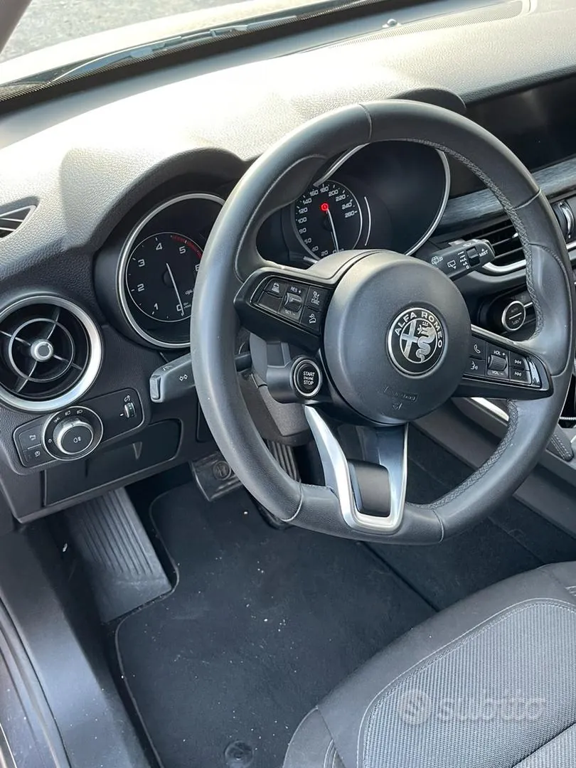 Alfa Romeo Stelvio 2021 photo 5