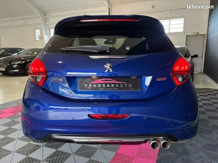 Peugeot 208 2018 photo 5