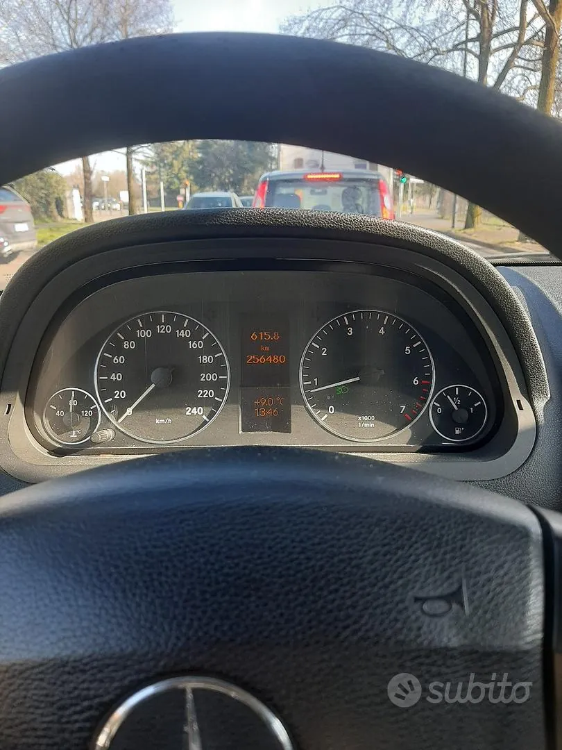 Mercedes-Benz A160 2011 photo 5